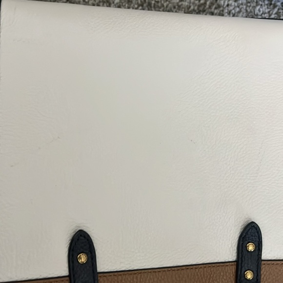 ⭐️Limited sale!⭐️Like new!! Coach Leather Purse with removable strap - Picture 7 of 11